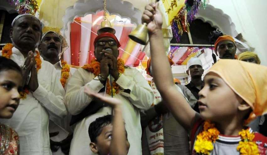 راولپنڈی: ہندو برادری کرشنا مندر میں اپنی مذہبی رسومات ادا ..