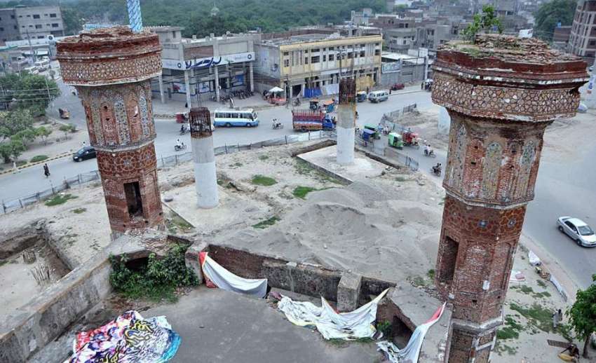 لاہور: تاریخی عمارت چوبرجی کا منظر۔