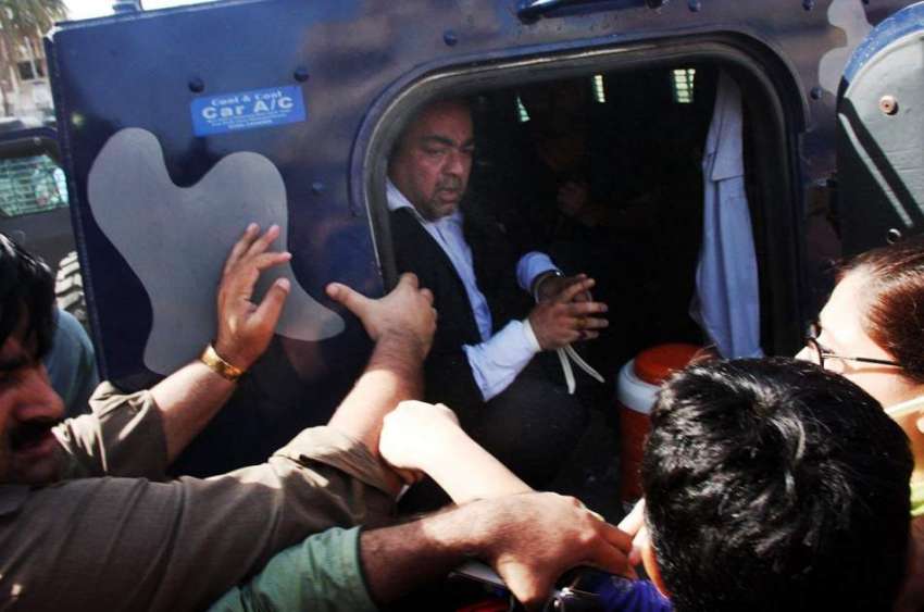 کراچی: ایم کیو ایم کے ممبر سندھ اسمبلی خواجہ اظہارالحسن ..