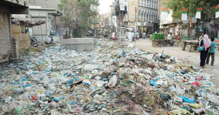 حیدر آباد: چوڑی پاڑے میں کچرے کا ڈھیر لگا ہوا ہے جس سے علاقہ ..