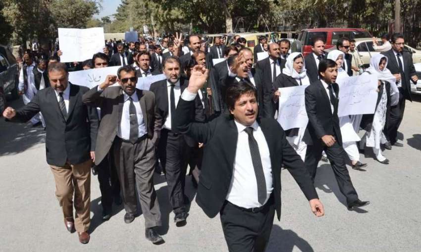 کوئٹہ: بلوچستان بار ایسوسی ایشن کے وکلاء سانحہ 8اگست کے خلاف ..