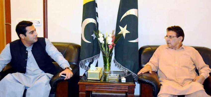 اسلام آباد: وزیر اعظم آزاد کشمیر راجہ فاروق حیدر خان سے رکن ..