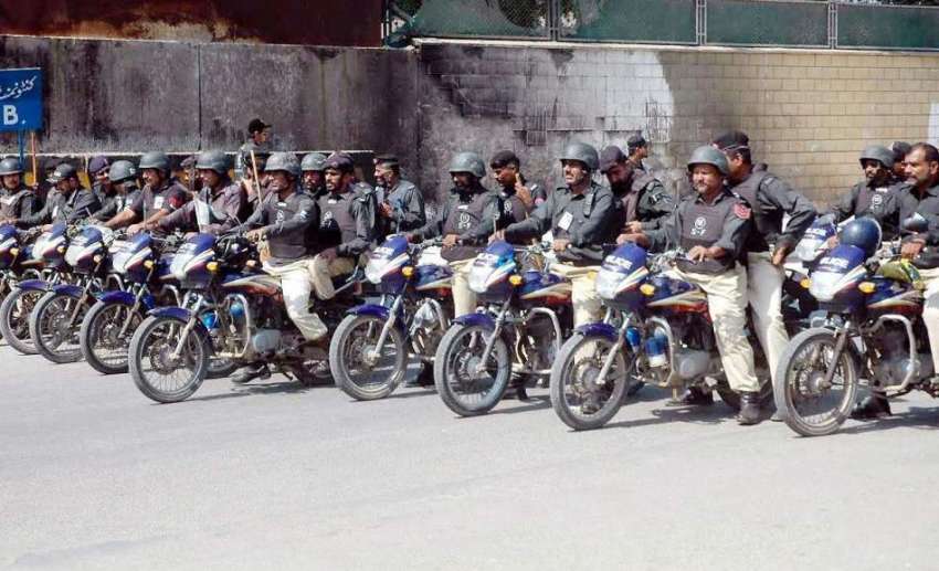 کراچی: یوم عاشور کے مرکزی جلوس کی حفاظت کے لیے موٹر سائیکل ..