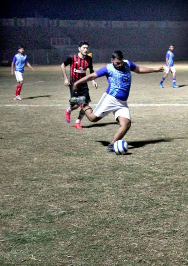 ملتان: نشتر میڈیکل کال اور محمد نواز شریف یونیورسٹی کی فٹبال ..