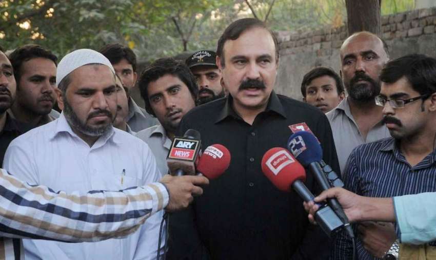 راولپنڈی: وزیر مملکت کیڈ طارق فضل چوہدری گزشتہ روز فوت ہونیوالے ..