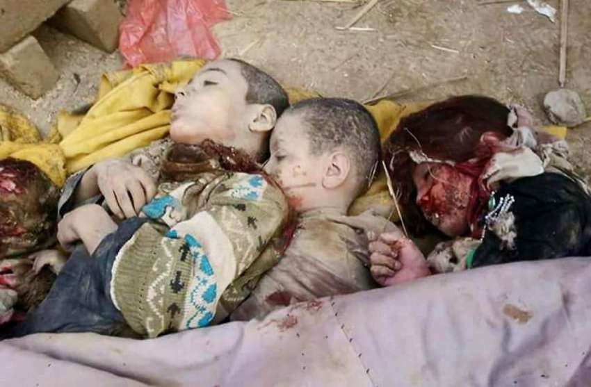 کابل: شمالی قندور میں امریکی بمباری سے شہید ہونیوالے بچے۔