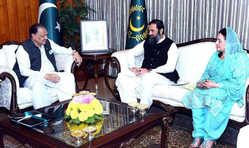 اسلام آباد: صدر ممنون حسین سے وفاقی وزیر برائے ایجوکیشن ..