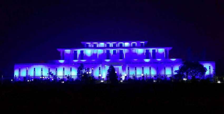 اسلام آباد: شوگر کے عالمی دن کے موقع پر نیلے رنگ کی روشنی ..