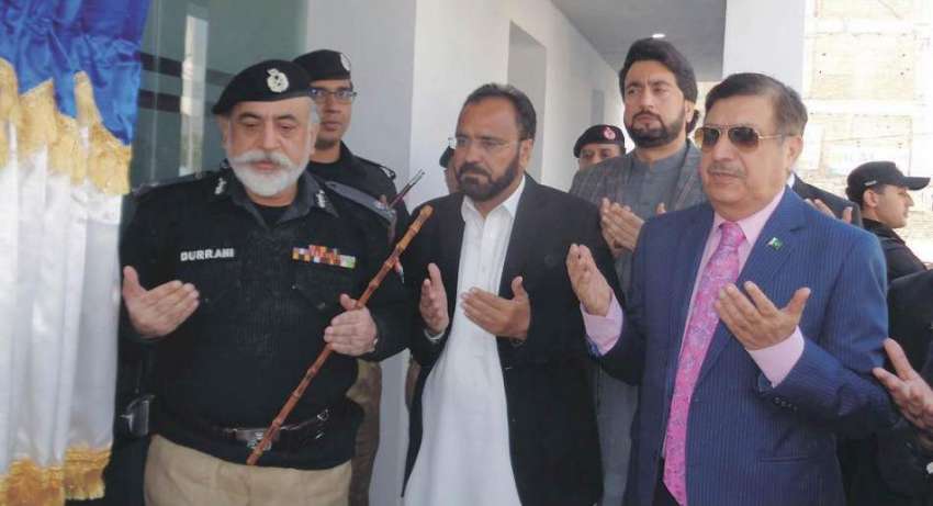 کوہاٹ: آئی جی پی ناصر خان درانی کوہاٹ میں پولیس اسسٹنٹ لائن ..