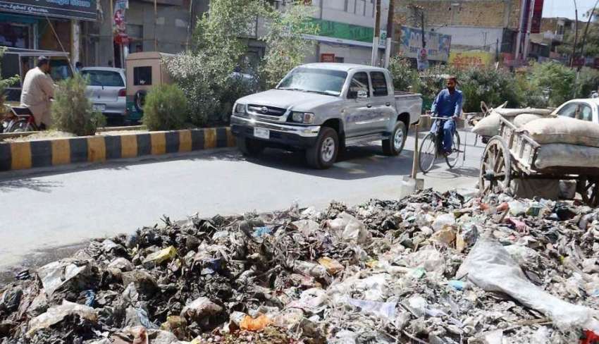 کوئٹہ: قندھاری بازار کچرے کا ڈھیر انتظامیہ کا منہ چڑا رہا ..