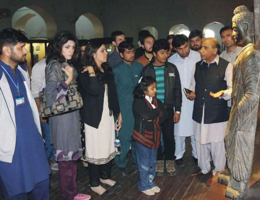 پشاور: ٹور ازم کارپوریشن خیبر پختونخوا کے زیر اہتمام طلبہ ..