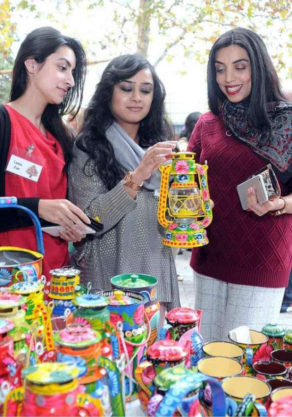 اسلام آباد: جرمن امبیسی کے زیر اہتمام منعقدہ فن فیئر کے دوران ..