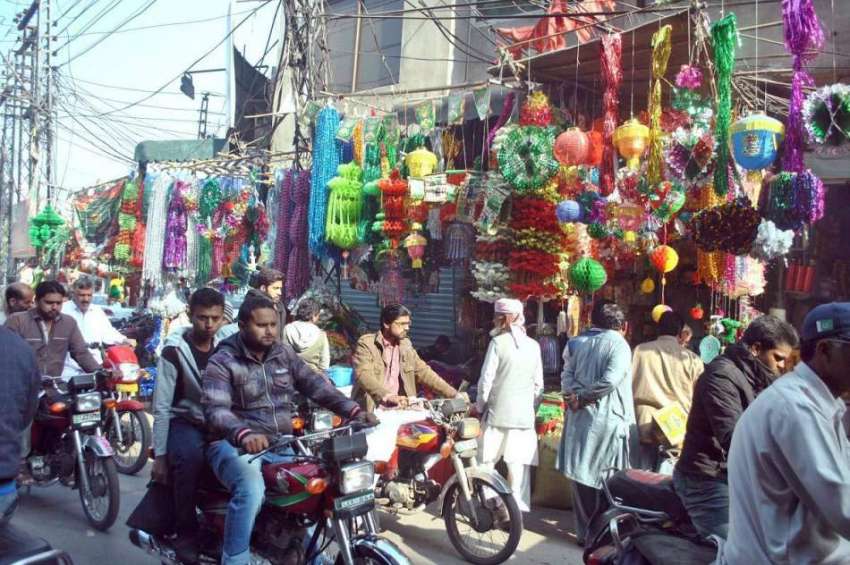 لاہور: عید ملاد النبی(ص) کے سلسلے میں مارکیٹوں میں مختلف ..