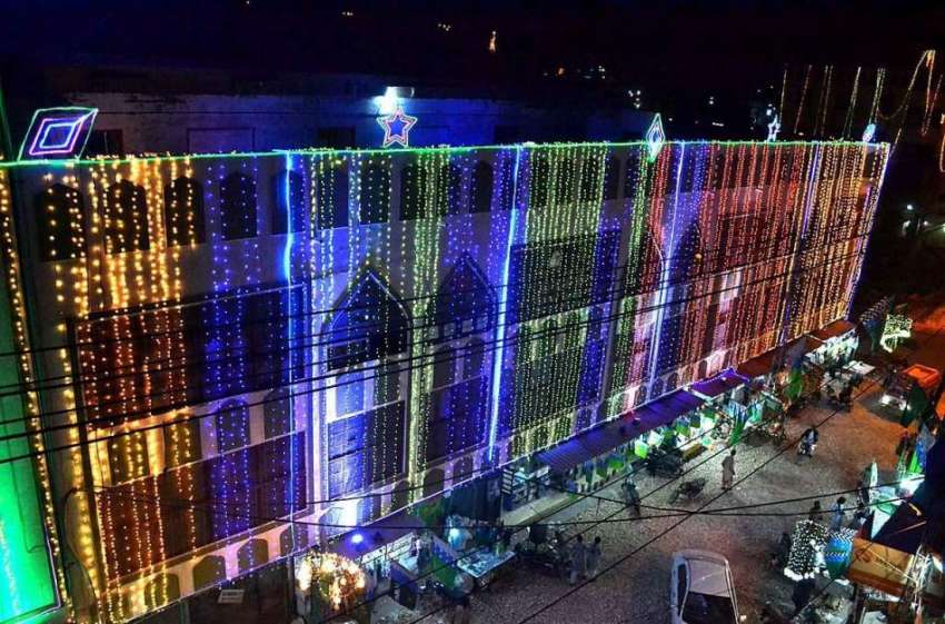 حیدر آباد: عید ملاد النبی(ص) کی مناسبت سے ایک عمارت کو خوبصورت ..