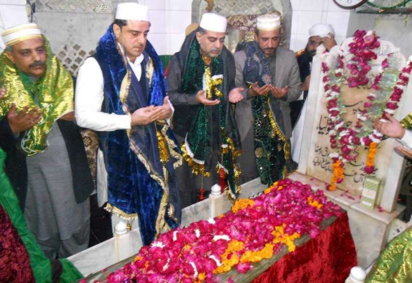 لاہور: صوبائی وزراء بلال یاسین اور زعیم حسین قادری حضرت ..