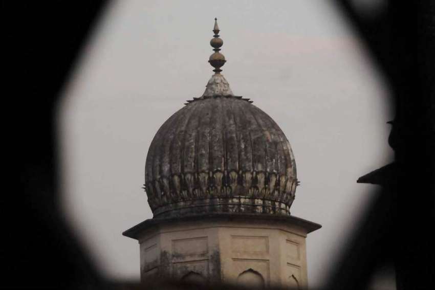 راولپنڈی: اندورن شہر میں قدیمی مندر کا منظر۔