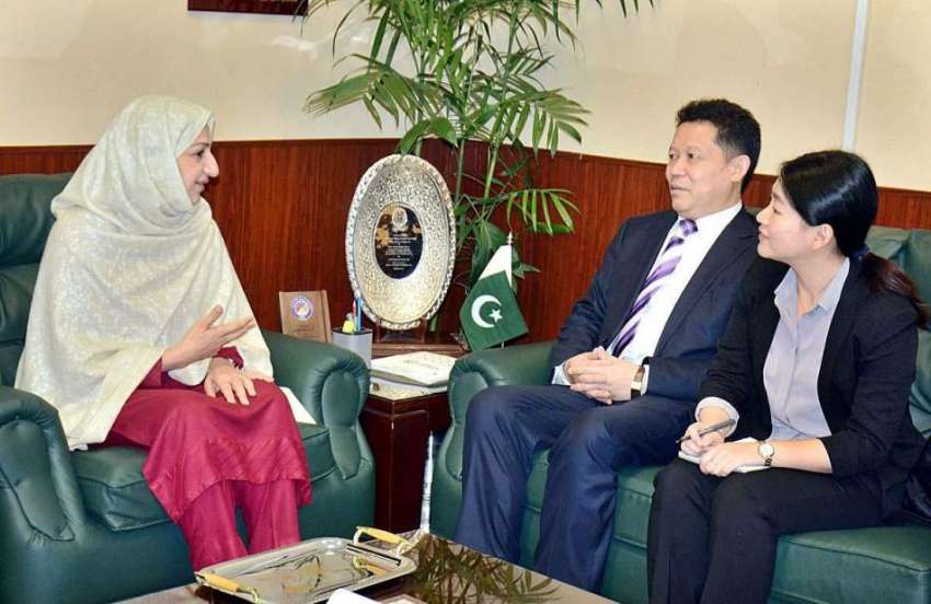 اسلام آباد: وزیر مملکت برائے ہیلتھ سائرہ افضل تارڑ سے چینی ..