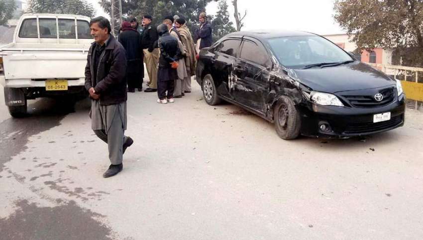 مظفر آباد: ڈپٹی سیکرٹری ایجوکیشن خواجہ اشرف کی سرکاری گاڑی ..