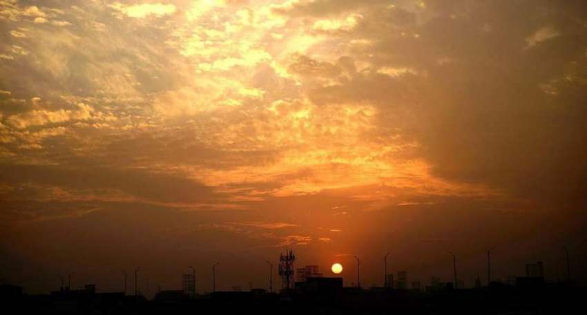 راولپنڈی: شام کے وقت غروب آفتاب کا خوبصورت منظر۔