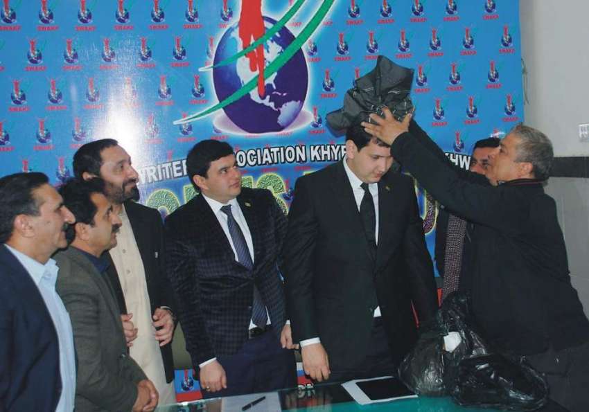 پشاور: ترکمانستان نمائندہ وفد کو سپورٹس ایسوسی ایشن کے چیئرمین ..