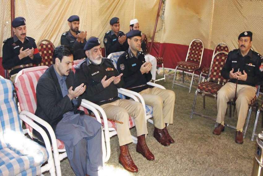 مردان: آئی جی پی ناصر خان درانی ڈی پی او مردان ڈاکٹر میاں ..
