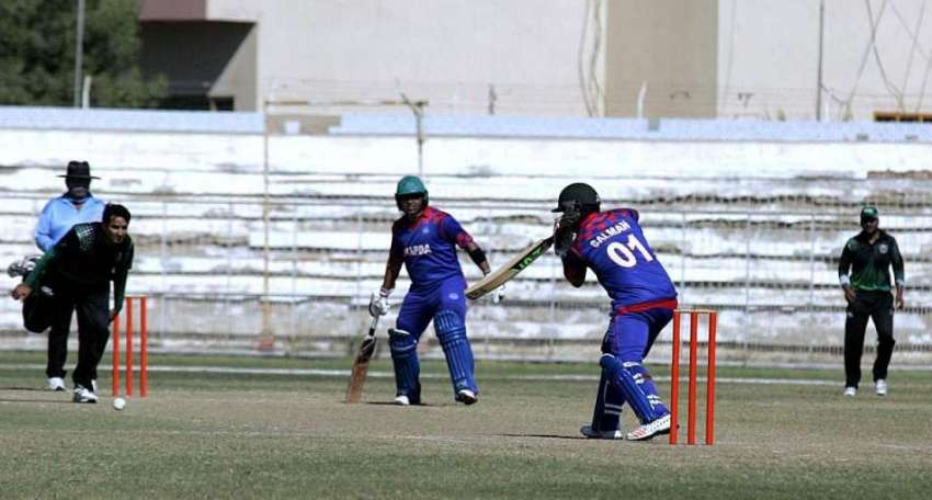 حیدر آباد: واپڈا اور کے آر ایل کی کرکٹ ٹیموں کے درمیان کھیلے ..