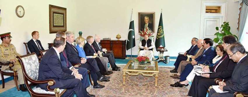 اسلام آباد: وزیر اعظم نواز شریف سے جان مکین کی قیادت میں ..