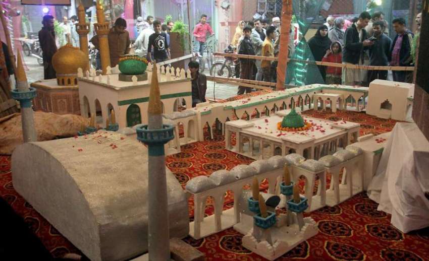 لاہور: جشن عید میلادالنبیﷺ کے موقع پر مسجد نبویﷺ کے خوبصورت ..