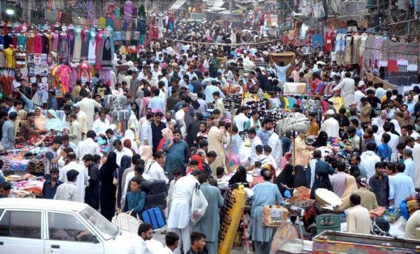 راولپنڈی: شہریوں کی بڑی تعداد عید قربان کی خریداری میں مصروف ..