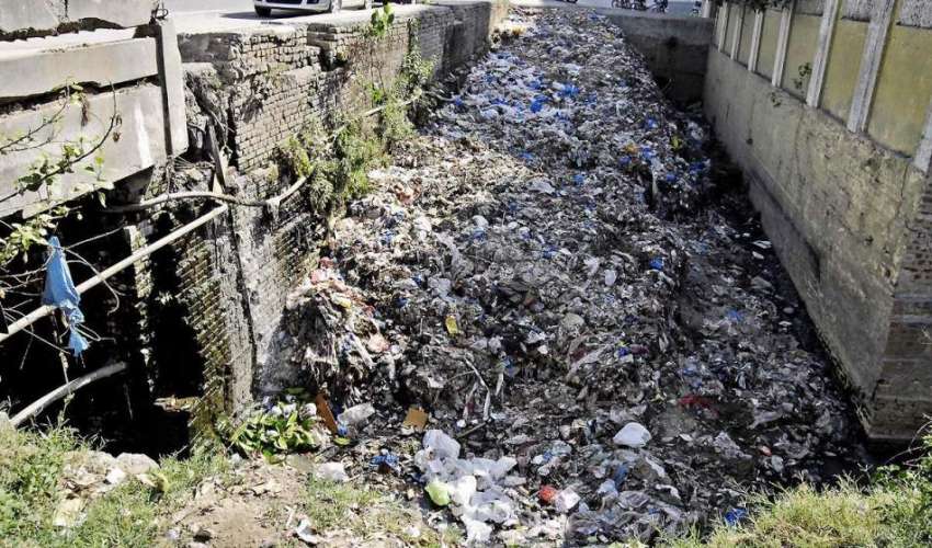 راولپنڈی: کنٹونمنٹ بورڈ کی نا اہلی، کشمیر روڈ نالہ کی صفائی ..
