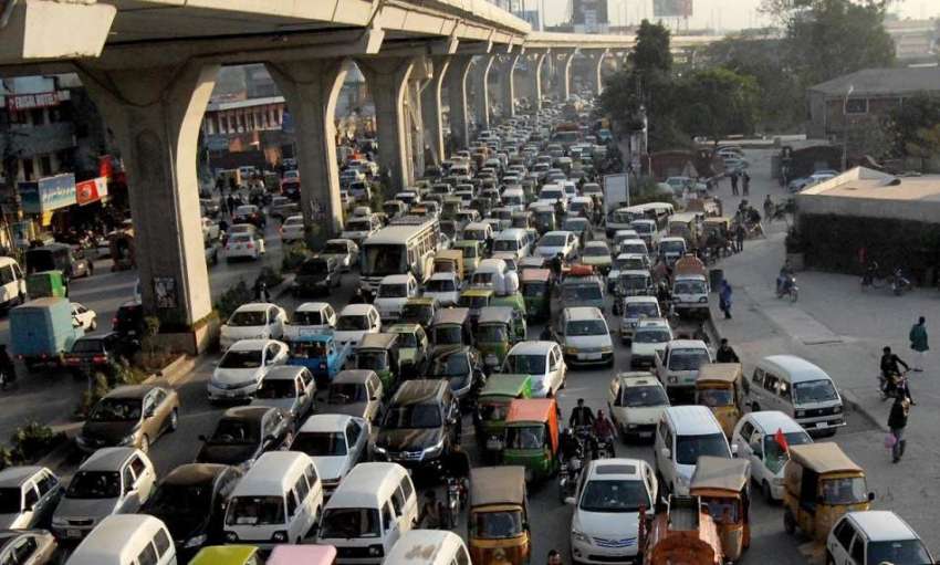 راولپنڈی: بے نظیر بھٹو کی10ویں برسی، مری روڈ پر شدید ٹریفک ..