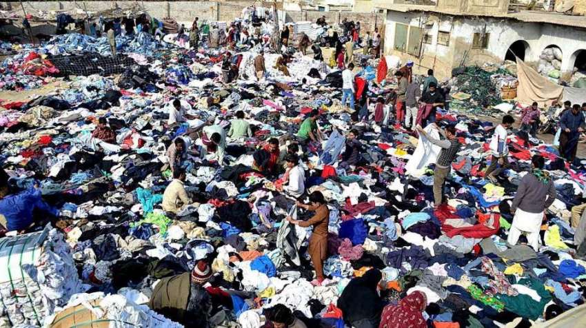 حیدر آباد: شہریوں کی بڑی تعداد پرانے گرم کپڑے خریدنے میں ..
