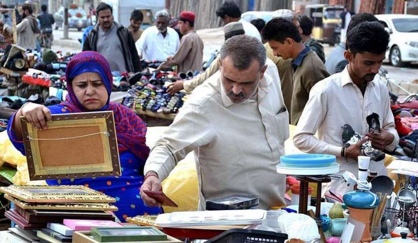 حیدر آباد: شہری گھریلوں استعمال کی اشیاء پسند کر رہے ہیں۔