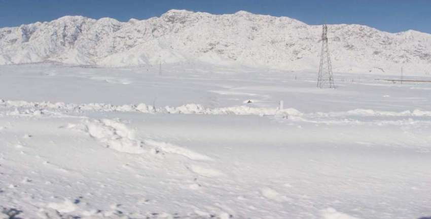 کوئٹہ: صوبائی دارالحکومت کے پہاڑوں نے برف کی چادر اوڑ رکھی ..