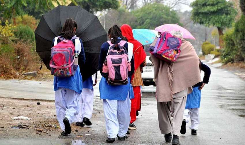 اسلام آباد: سکول سے چھٹی کے بعد بچے گھروں کو لوٹ رہے ہیں۔