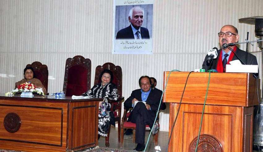 اسلام آباد: وزیر اعظم کے معاون خصوصی عرفان صدیقی ایک تقریب ..