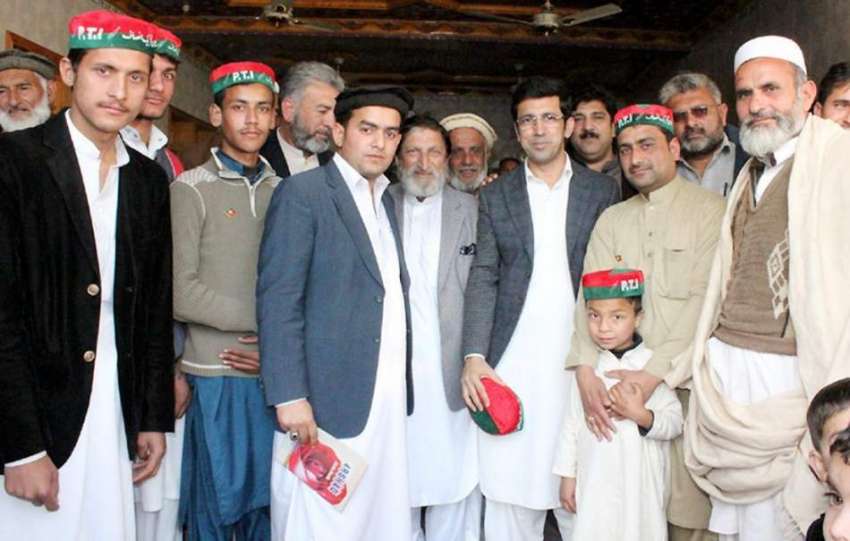 صوابی: سینئر صوبائی وزیر برائے صحت شہرام خان ترکئی اور ایم ..