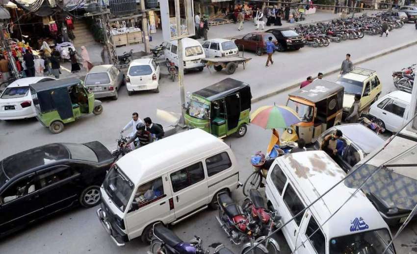 راولپنڈی: کالج روڈ چائنہ مارکیٹ میں نو پارکنگ کے باعث ٹریفک ..