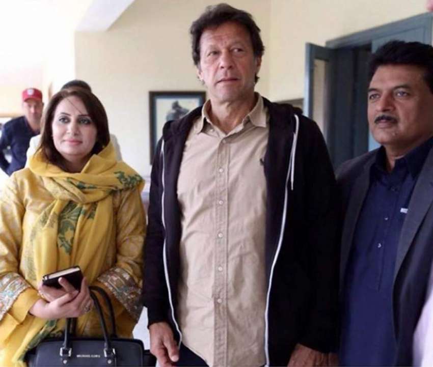 لاہور: تحریک انصاف کے چیئرمین عمران خان سے پارٹی کے سینئر ..