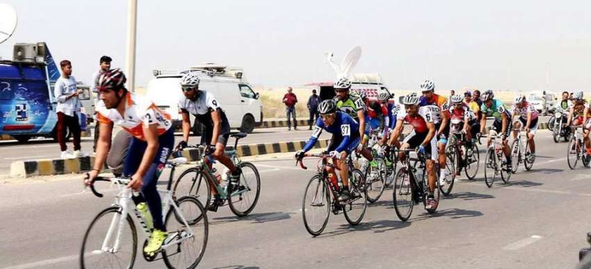 کراچی: سوئی سدرن گیس کمپنی کی جانب سے سائیکلسٹ ”ایس ایس ..