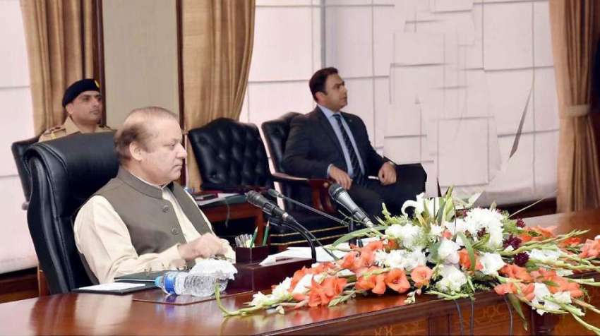 اسلام آباد: وزیر اعظم نواز شریف وفاقی کابینہ کے اجلاس کی ..