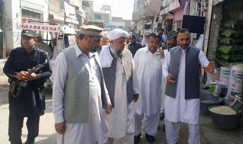لکی مروت: ڈپٹی کمشنر بختیار خان نورنگ بازار کے دورہ کے موقع ..
