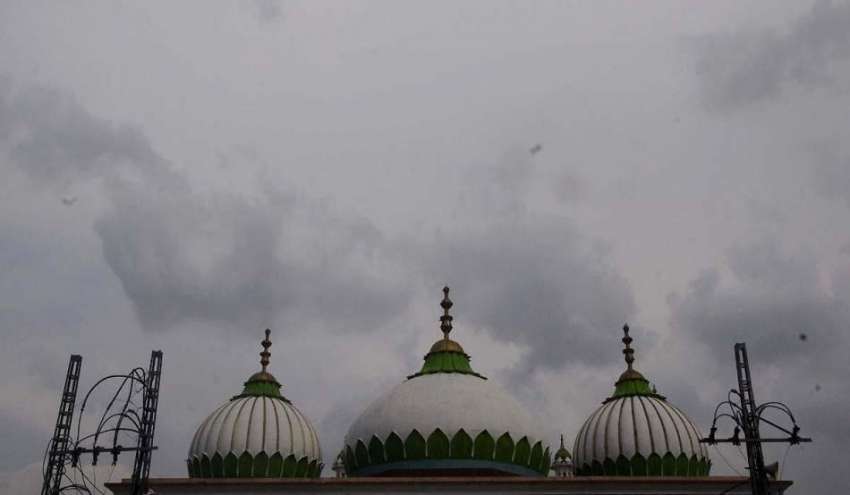 راولپنڈی: جڑواں شہروں پر چھائی بادلوں کا منظر۔