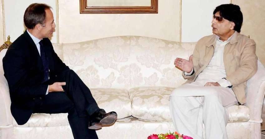 اسلام آباد: وفاقی وزیر داخلہ چوہدری نثار سے برطانوی ہائی ..