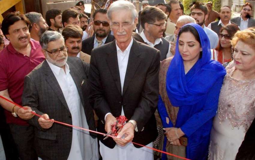  پشاور: وزیر اعلیٰ خیبر پختونخوا پرویز خٹک چوتھے ویمن ٹریڈ ..