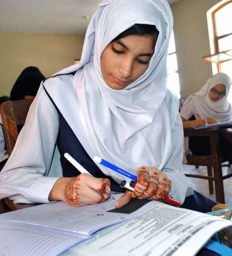 حیدر آباد: ایس ایس سی پارٹ ون کے سالانہ امتحانات کے دوران ..