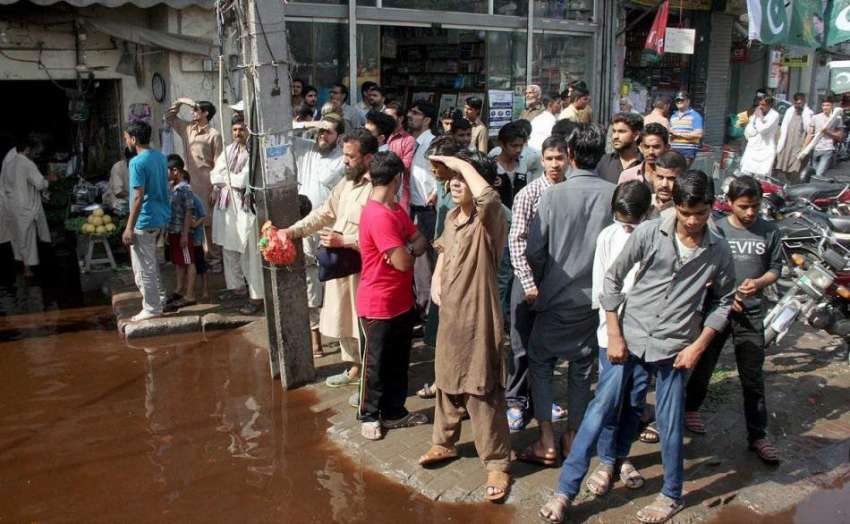 لاہور: انارکلی میں گنپت روڈ پرآگ لگنے سے متاثر ہونیوالی ..