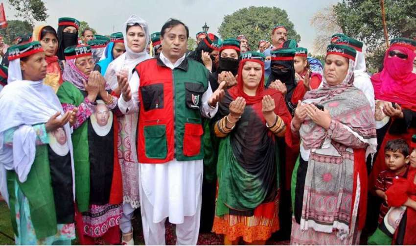راولپنڈی: ذوالفقار علی بھٹو کی برسی کے موقع پررہنماء حاجی ..
