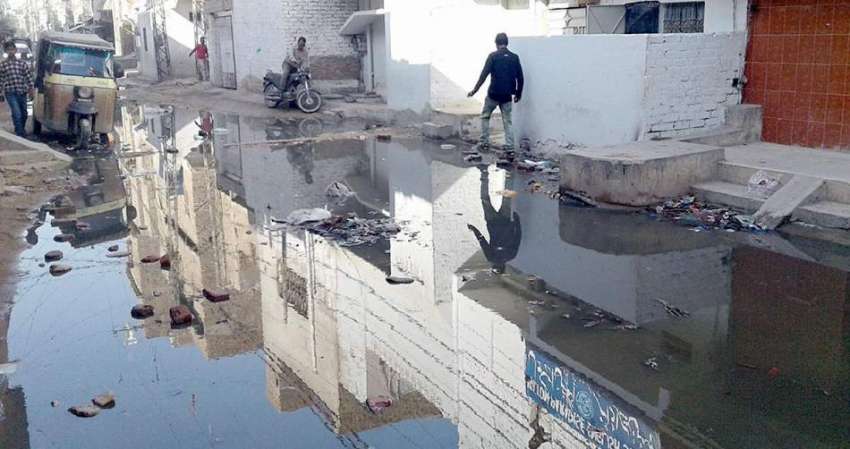 حیدر آباد: لطیف آبادء نمبر 12جوہر کالونی میں سیوریج کا پانی ..