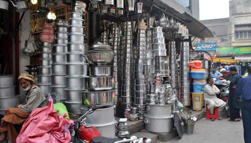 راولپنڈی: ٹی ایم اے کی نا اہلی موچی بازار میں دکانداروں نے ..